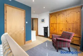 Clare's Cottage Near Cartmel - Dog Friendly, Homely, Aga, Log Burners, Disney Plus & Netflix - Image 3