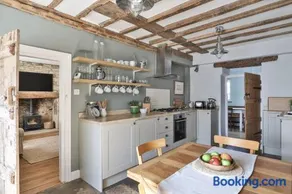 Coombers Mead Cottage - Image 2