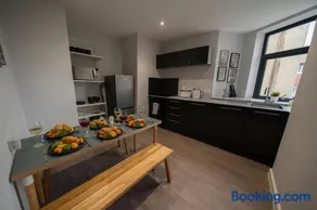 The Westbourne Nest 3BR Your cosy home away - Image 3