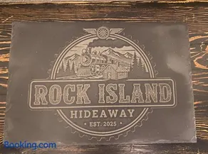 Rock Island Hideaway - Image 4