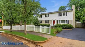 9 Bedroom 6 Bath - Entire House - Image 2