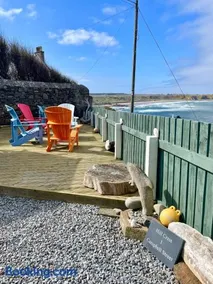 Hill Crest - Clifftop Escape with Sea View - Image 5