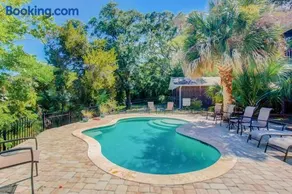 Goldie's Retreat - Image 1