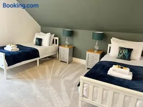 8 person home in Hoylake - The Wirral Peninsula - Image 4