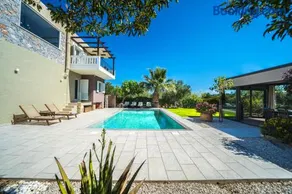 Petronila Luxury Villa with heated private pool - Image 2