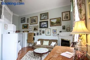 The Jypsy Inn - The Royal Suite Bracebridge - Image 2