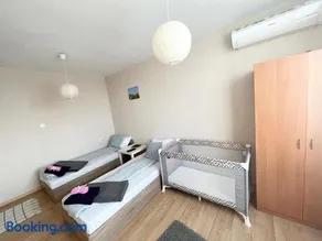 Airport Apartment - Image 2