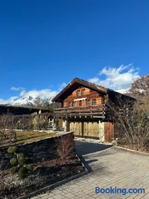 Chalet à Savièse en bordure de forêt - Image 1