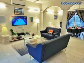 Semi-Detached, Up to 21 Pax, 4 Bedrooms, 3 Bathrooms, 4 Car Parks by Star Home - Image 1