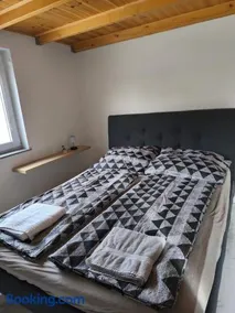 Vadgalamb Apartmanház - Image 1