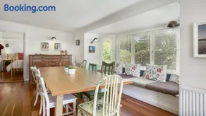 Quinees Charming Mountain Cottage - Image 5