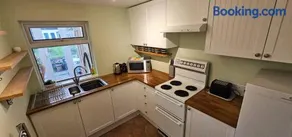 Beautiful Spacious 5 Bed House - Image 1
