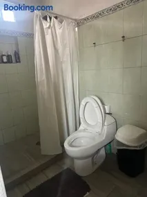Cuarto a 4min del aeropuerto - Image 3