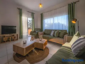 Omalia Apartment - Image 4