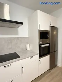 Vivienda renovada y céntrica - Image 2