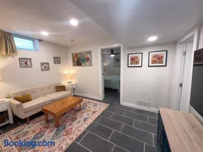 Private Garden Apartment Across from Como Lake - Rowan - Image 3