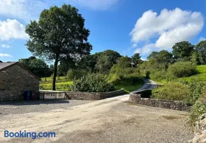 Large Country Farmhouse - Image 3