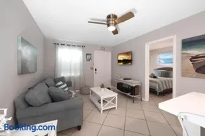 Beach Apart by Dream Vacation unit 3 - Image 3
