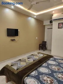 Hotel NCR & Cafe - Image 5