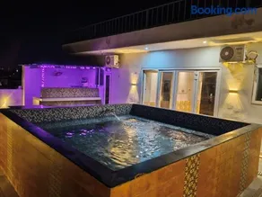 HOUSE OF DREAMS - A Super Premium Property - Smart Rooms for Corporates, Couples, Students, Families, Solo Travellers - Image 2