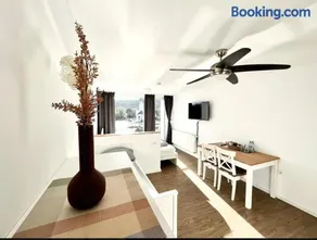 Aparthotel Peerless Dine - Image 1