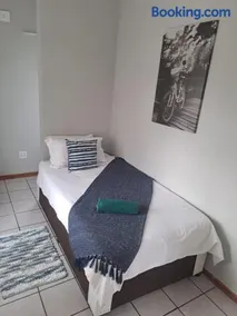 Honey Bee Guesthouse - Image 2