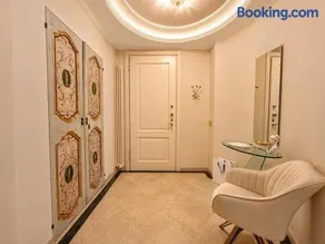 Luxury Villa with Sauna, Ceiling fresco, Jacuzzi and Elevator - Image 2