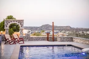 Des & Coo Luxury Villa with Private Pool - Image 1