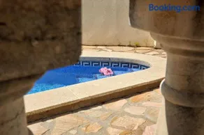 Guti - Image 2