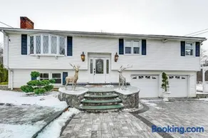 Spacious Yard w/ Gazebo: Charming Windsor Retreat - Image 2