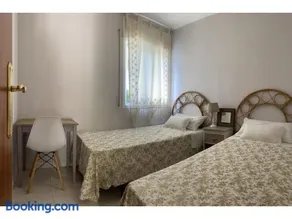 Apartamento con jardín y jacuzzi en Cambrils 3 Habitaciones - Image 5