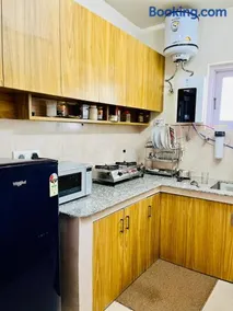 Luxe 3BHK 3 Pvt Balcony Wifi rajbaghstays - Image 3