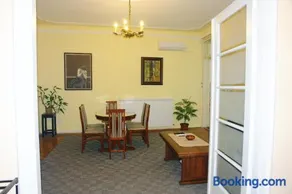 Apartment 16 - Image 3