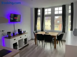 JayBnB - PS5 55 Zoll 4K TV Gaming Apartment - Image 1