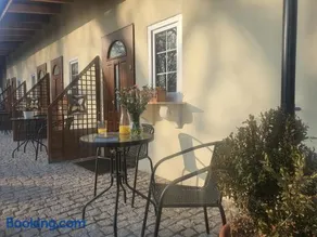 Pokoje w parku i folwarku przy Pałacu Ławica - Image 3