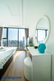 BOM HOMES- VINHOMES METROPOLIS-Service Apartment - Image 5