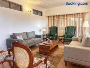 Camelot Cottages - Luxury 4BHK Villa in the Kasauli Hills - Image 1