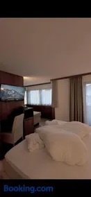 Hotel Central - Image 3