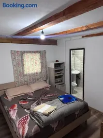Tomas Guesthouse - Image 1