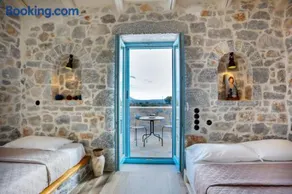 Elemani Villas - Image 2
