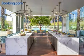 Lavish High-Rise 2bed Apt in the Hearth of Downtown LA - Image 4