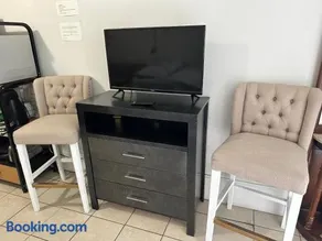 Full bed studio near Temple and Center city Philadelphia - Image 2