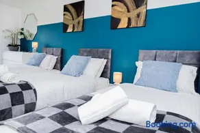 Wow BooK ME 9 beds 25 Baths CONTRACTORS,FAMILY! - Image 3