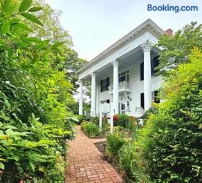 Winridge Manor - Image 1