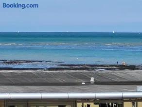 Appartement Duplex 55m2 face à la mer - Image 3