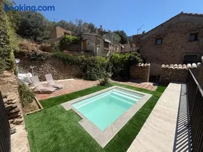 Casa acollidora i familiar amb barbacoa i piscina - Image 1