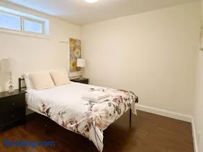 1BR Garden Suite with Parking and Private Entrance - Image 2