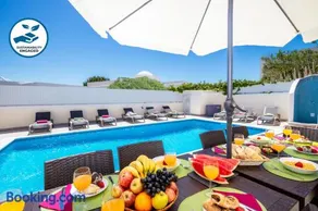 Villa Casa Castelo - Refúgio com piscina aquecível e BBQ na Galé, Albufeira - Image 1