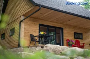 Private Cliffside Chalet Nestled in Nature With Western Sunsets & Waterfront Access Near Algonquin Park- Pass Included - Image 3