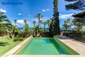 TarracoHomes, Villa with Botanic Garden and Private Pool facing the Beach - Image 1